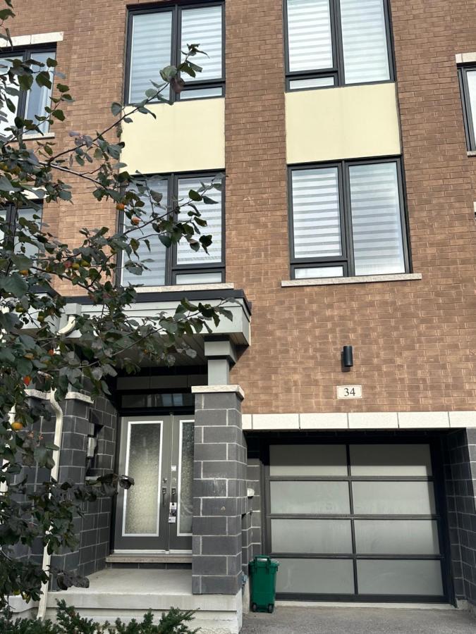 Modern Townhouse, Vaughan, Ontario, Canada Eksteriør bilde