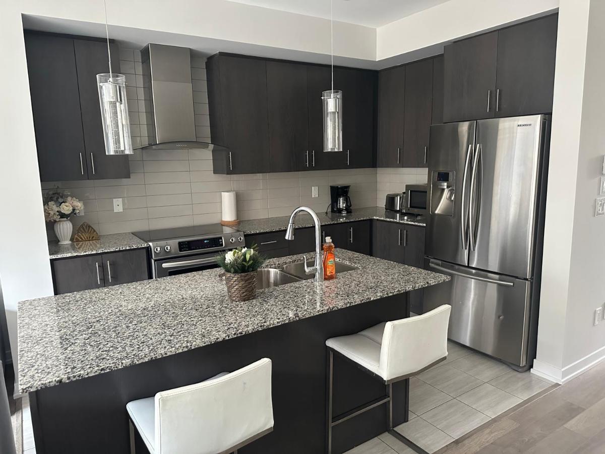 Modern Townhouse, Vaughan, Ontario, Canada Eksteriør bilde